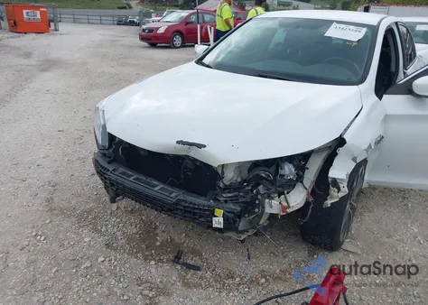 2015 Honda Accord Sport z USA, uszkodzony, nr VIN 1HGCR2F56FA221897